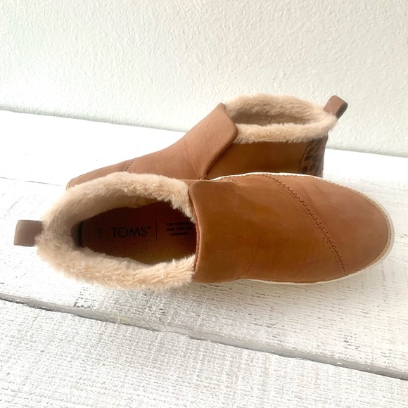 Tom’s Paxton Suede Chukka Shoes - Picture 5 of 6